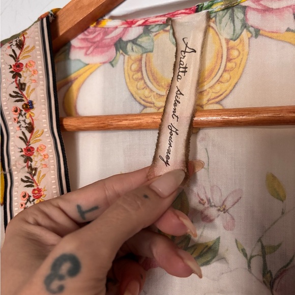 Floral Kimono House Coat with Pink Tie and Beading - Picture 5 of 9